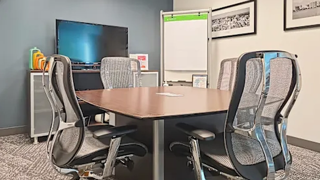 Regus: 1915 NE Stucki Avenue, Hillsboro, OR, 97006 - Thumbnail 2