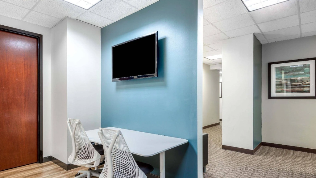 Regus - Hingham Center: 99 Derby Street, Suite 200, Hingham, MA, 02043 - Thumbnail 4