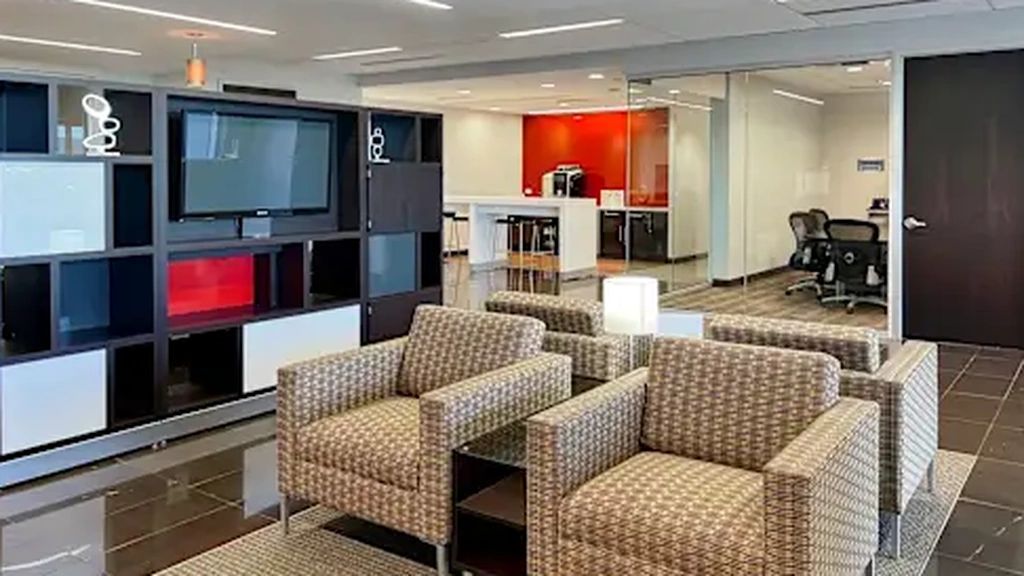 Regus - Perimeter Woods: 10130 Perimeter Parkway, Suite 200, Charlotte, NC, 28216 - Thumbnail 2