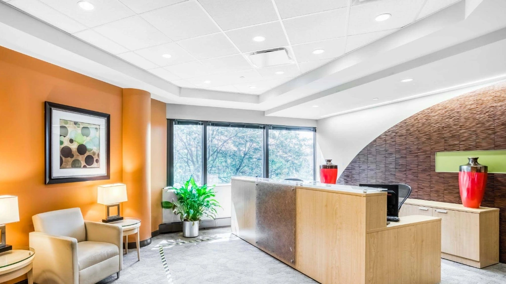 Regus: 5250 Old Orchard Road, Suite 300, Skokie, IL, 60077 - Thumbnail 2