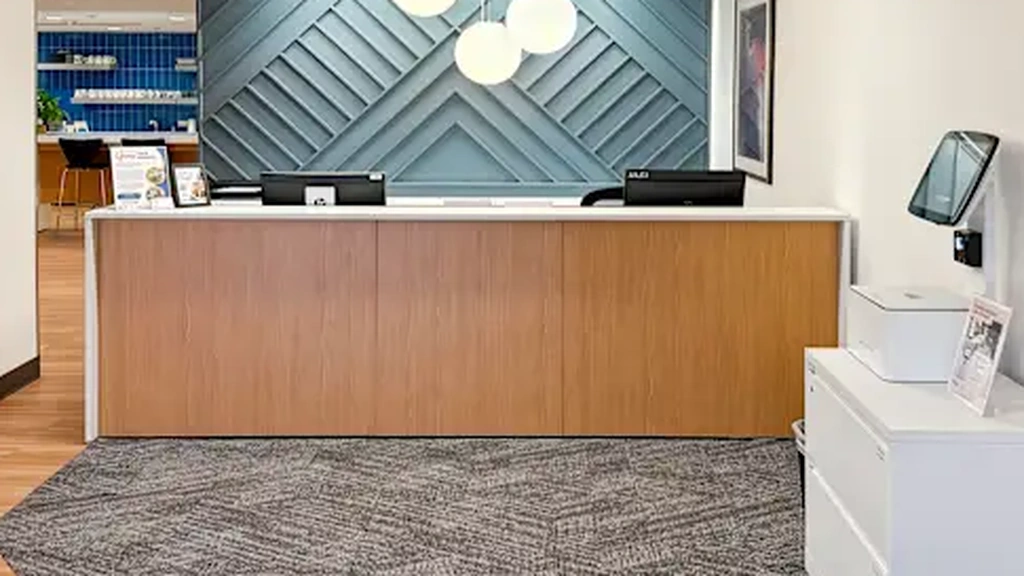 Regus - Paradise Valley Center: 11811 North Tatum Boulevard, Suite 3031, Phoenix, AZ, 85028 - Thumbnail 4