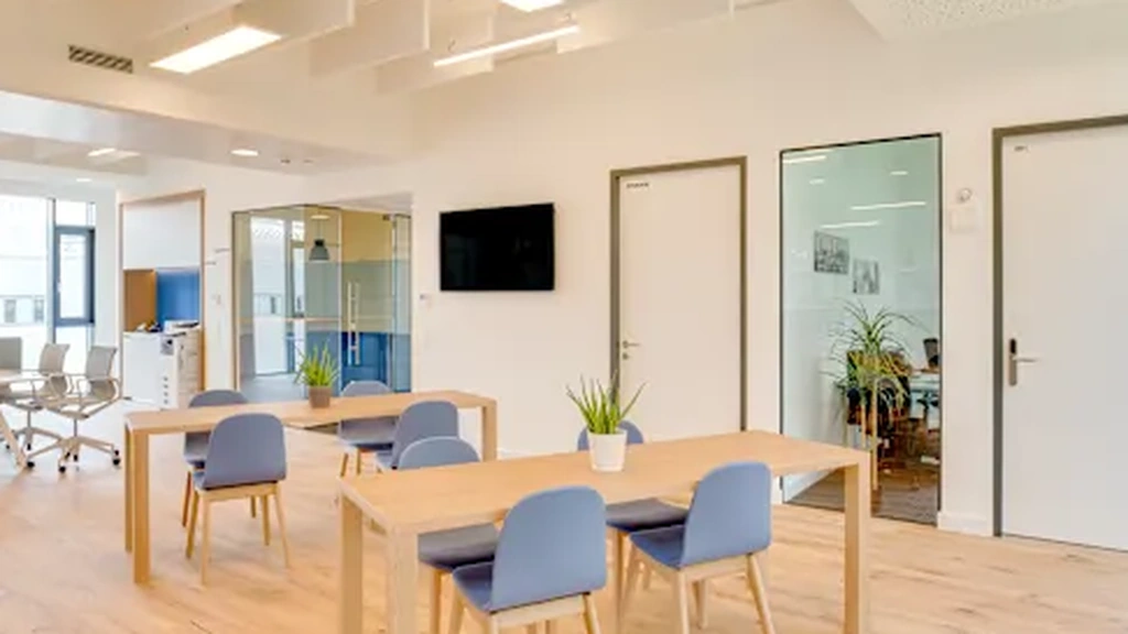 Regus - The Meridian Building: 1320 Main Street Downtown Columbia, Suite 300, Columbia, SC, 29201 - Thumbnail 4