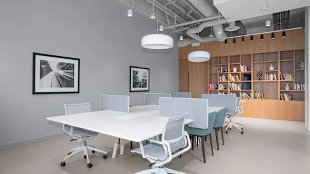Regus: 435 Nichols Road Country Club Plaza, Suite 200, Kansas City, MO, 64112 - Thumbnail 3