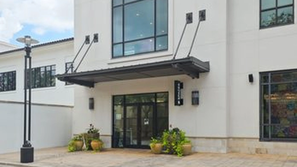 Regus: 495 Grand Boulevard, Suite 206, Miramar Beach, FL, 32550 at Regus: 495 Grand Boulevard, Suite 206, Miramar Beach, FL, 32550 in Miramar Beach, Florida — photo 1 of 4