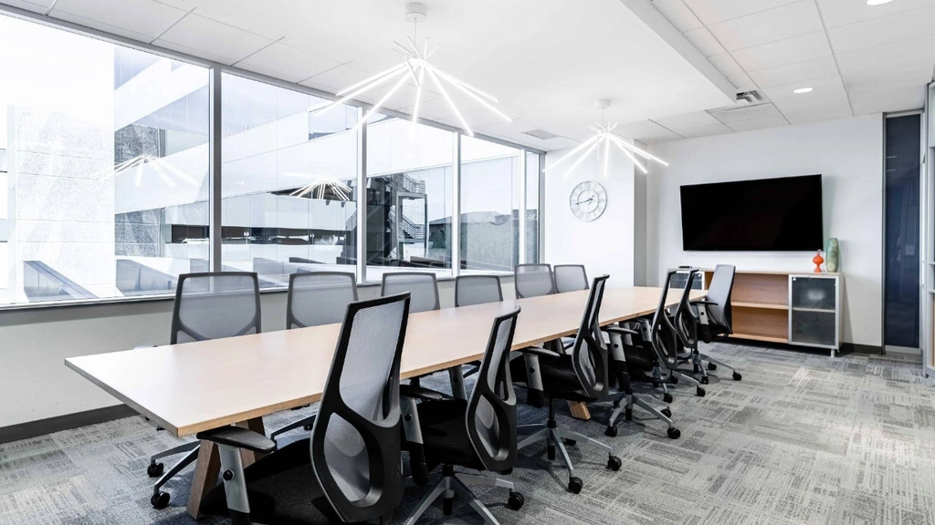 Regus - Tempe Gateway Center: 4600 E Washington Street, Phoenix, AZ 85034 - Thumbnail 4