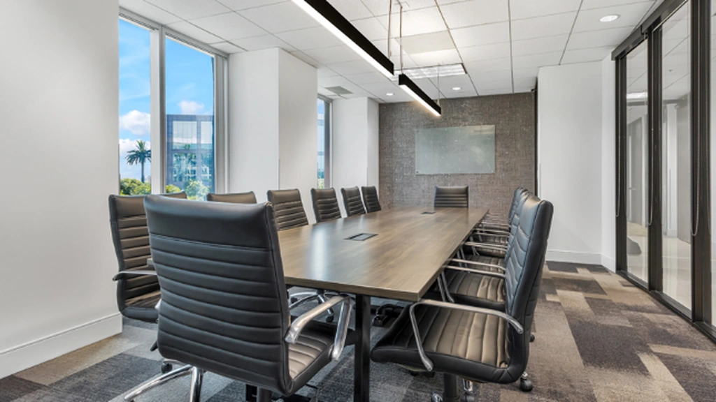 Premier Workspaces: 3780 Kilroy Airport Way, Suite 200, Long Beach, CA 90806 - Thumbnail 4