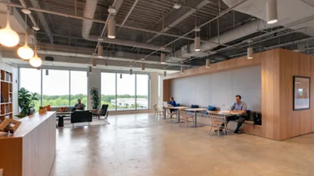 Spaces USA: 5000 Centregreen Way #500, Cary, NC 27513 - Thumbnail 3