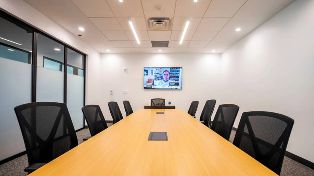 Large conference room - Thumbnail 3