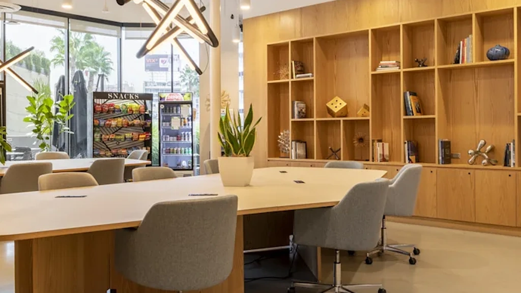 Regus: One Washington Street, East Washington Street Suite, Phoenix, 85004 - Thumbnail 2