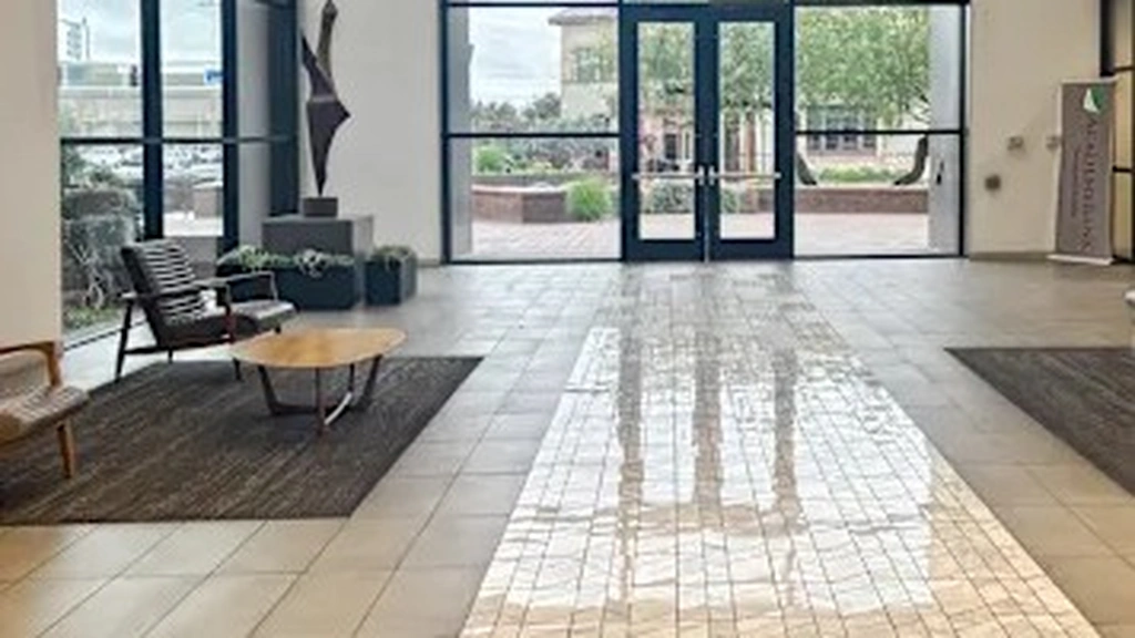 Regus - Fashion Square: 7150 East Camelback Road Fashion Square, Suite 444, Scottsdale, AZ, 85251, USA - Thumbnail 3