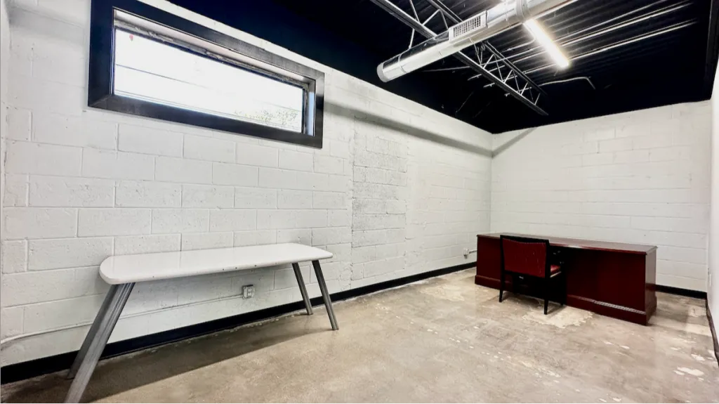 Private Office - Thumbnail 3