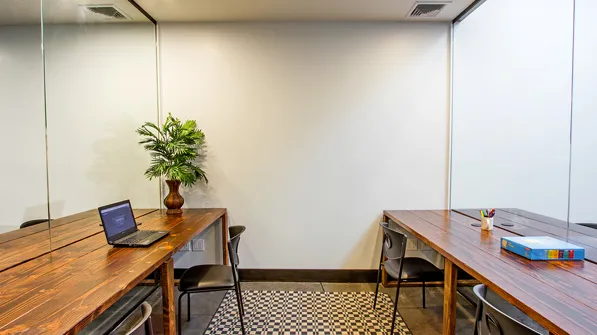 4 Person Office - Media 1