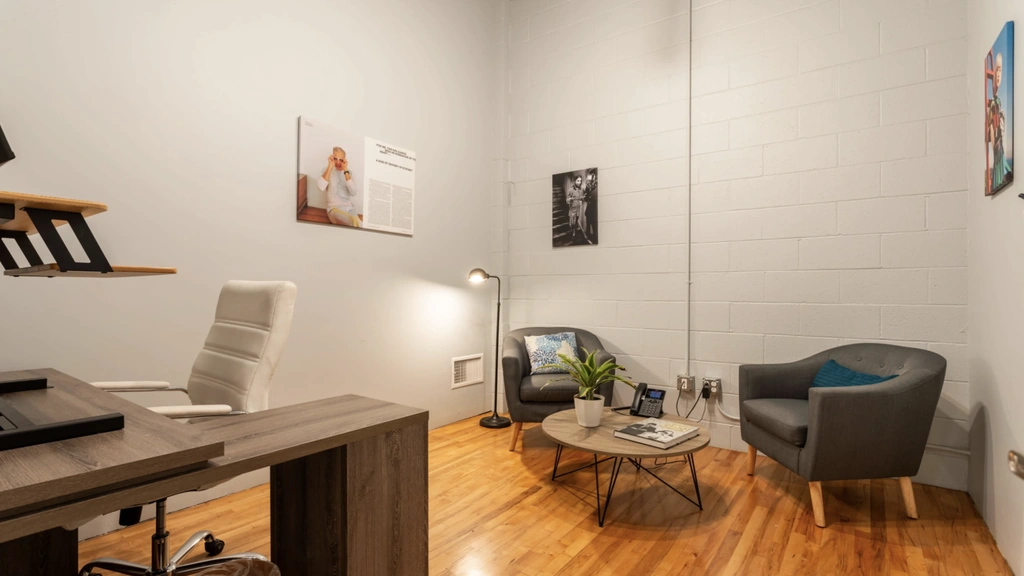 Private office - Thumbnail 2