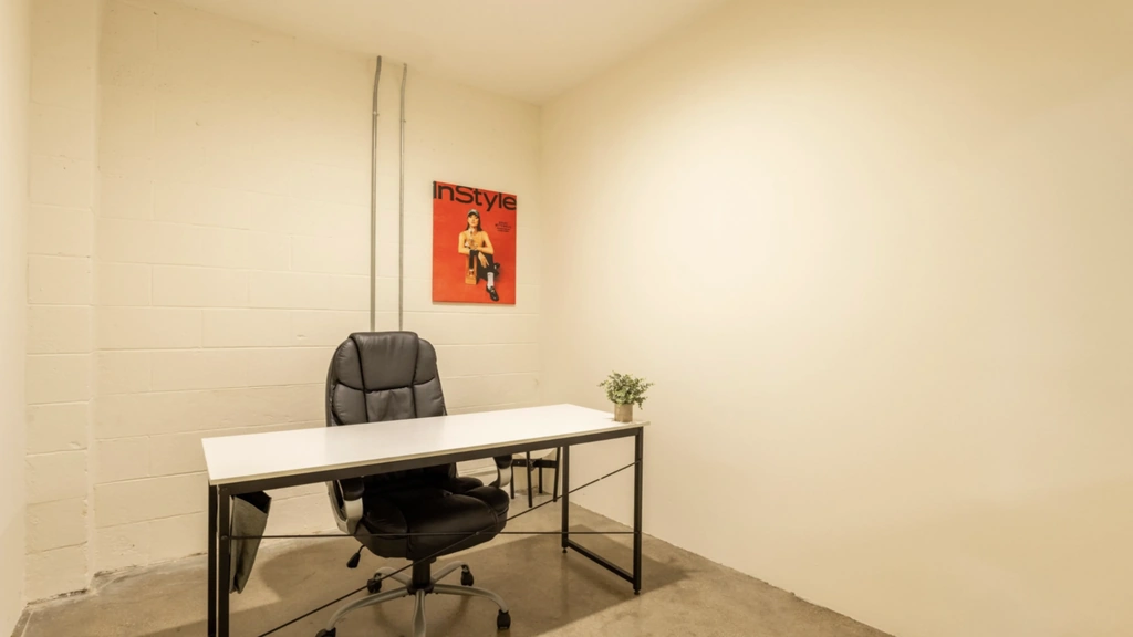 Private office - Thumbnail 3