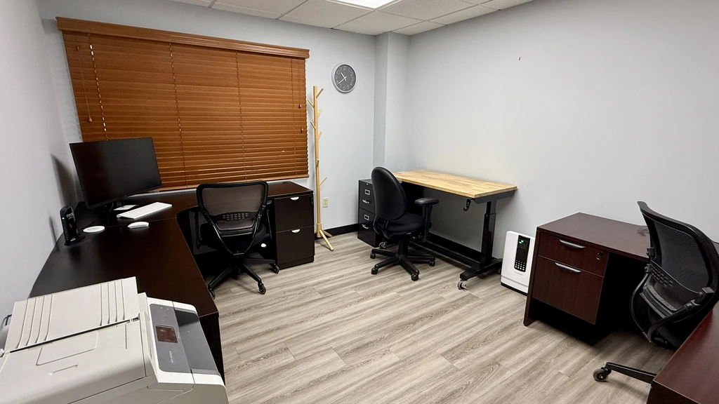 Large Office - Thumbnail 3