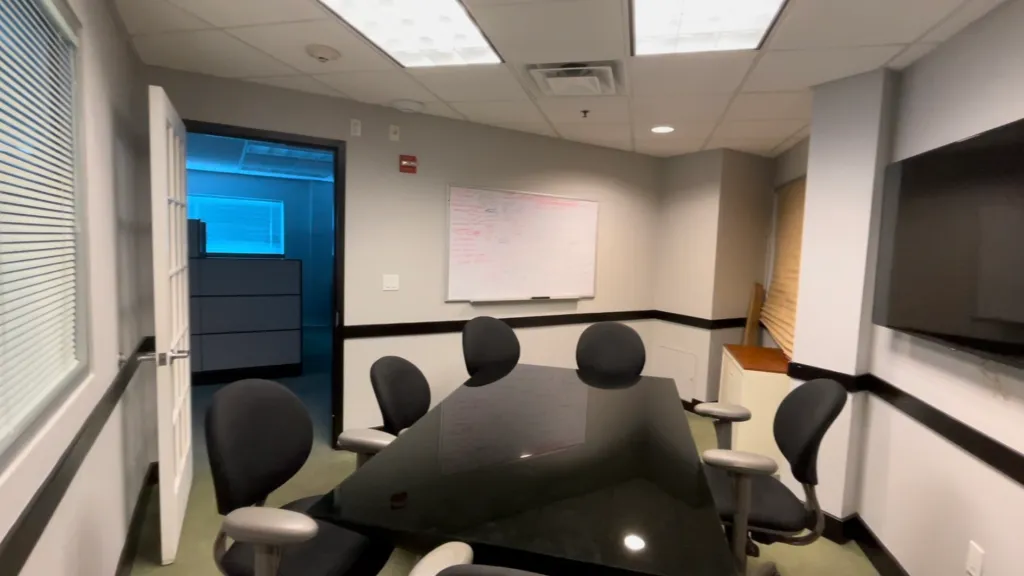 Premium Office Space For Large Teams - Thumbnail 4
