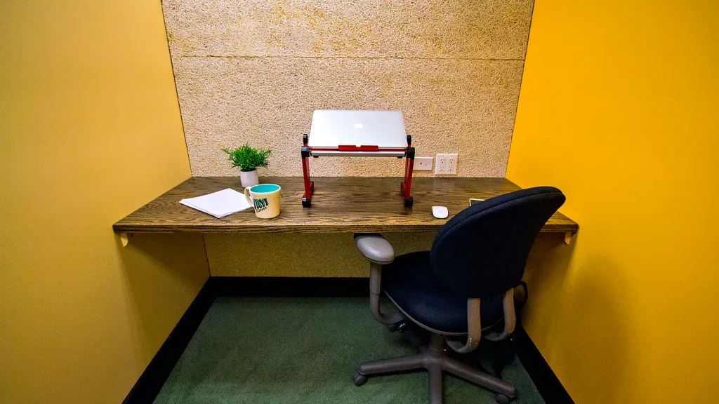 Dedicated Desk Week Pass | Reserved Workspace for the Week at Executive Suites in Long Beach, New York — photo 1 of 2