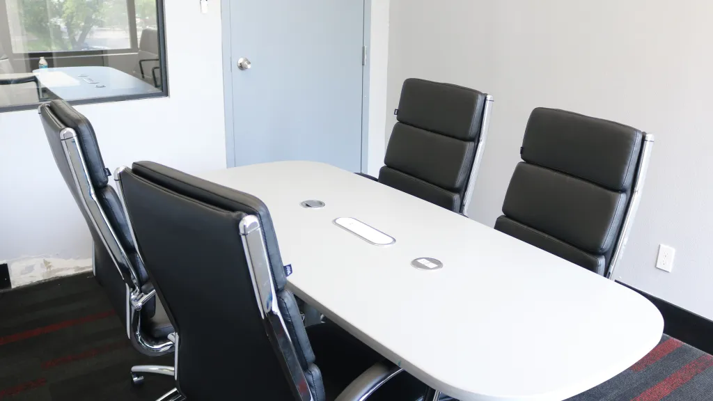 4-6 Person Conference Room - Thumbnail 3