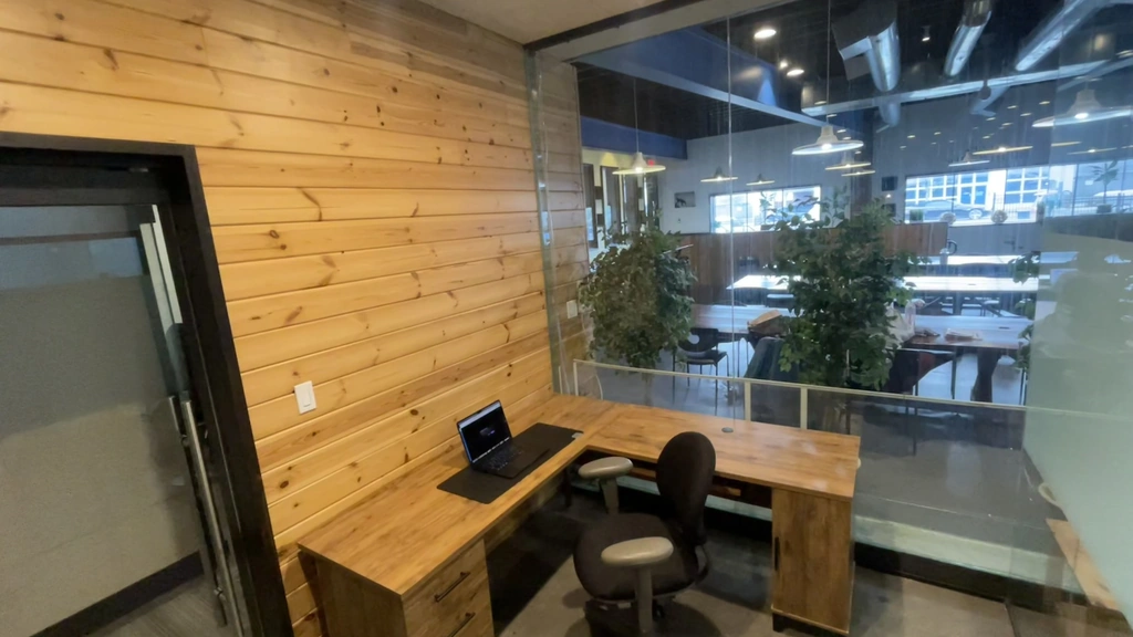 Bright Private Glass Office with 24/7 Access - Thumbnail 2