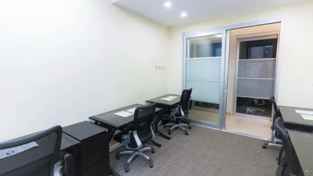Day Office @ Jay Suites - Fifth Avenue - Media 1