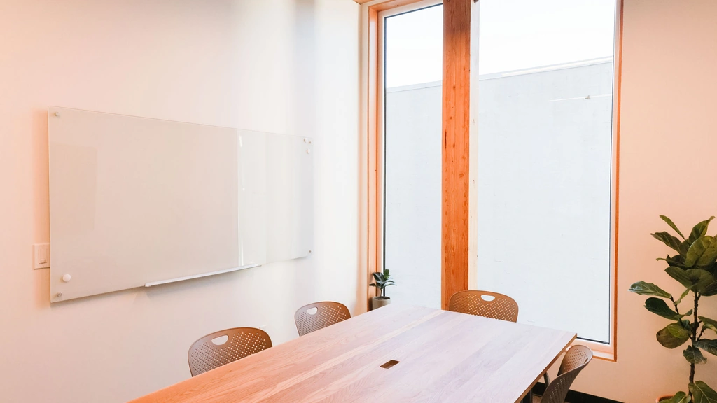 Charming Small Meeting Room with Natural Light in Ballard - Thumbnail 2