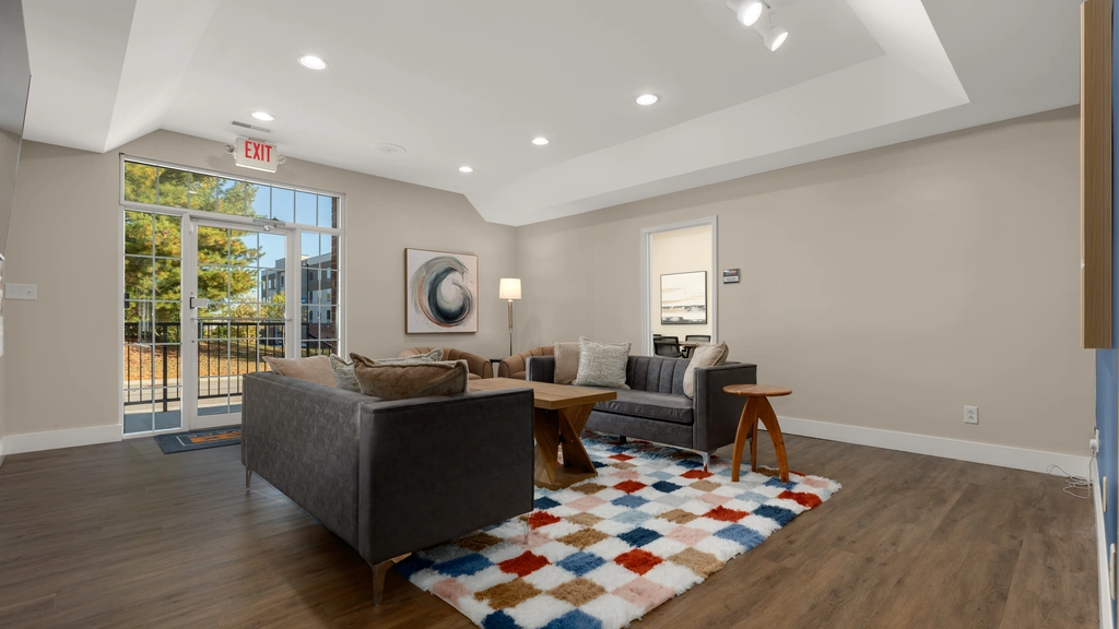 Luxe Lounge - Thumbnail 3