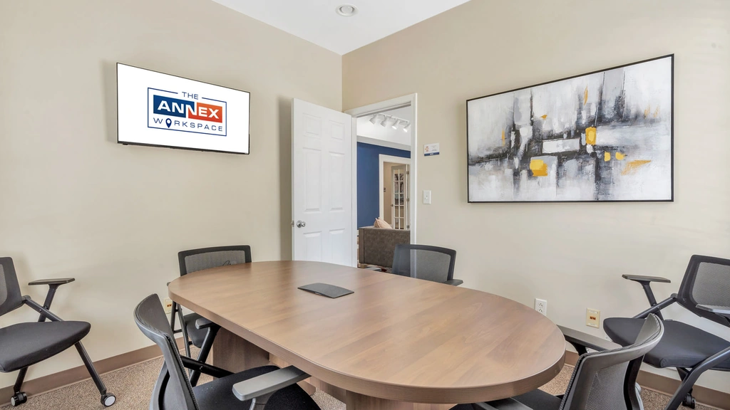 Small Conference Room - Thumbnail 2