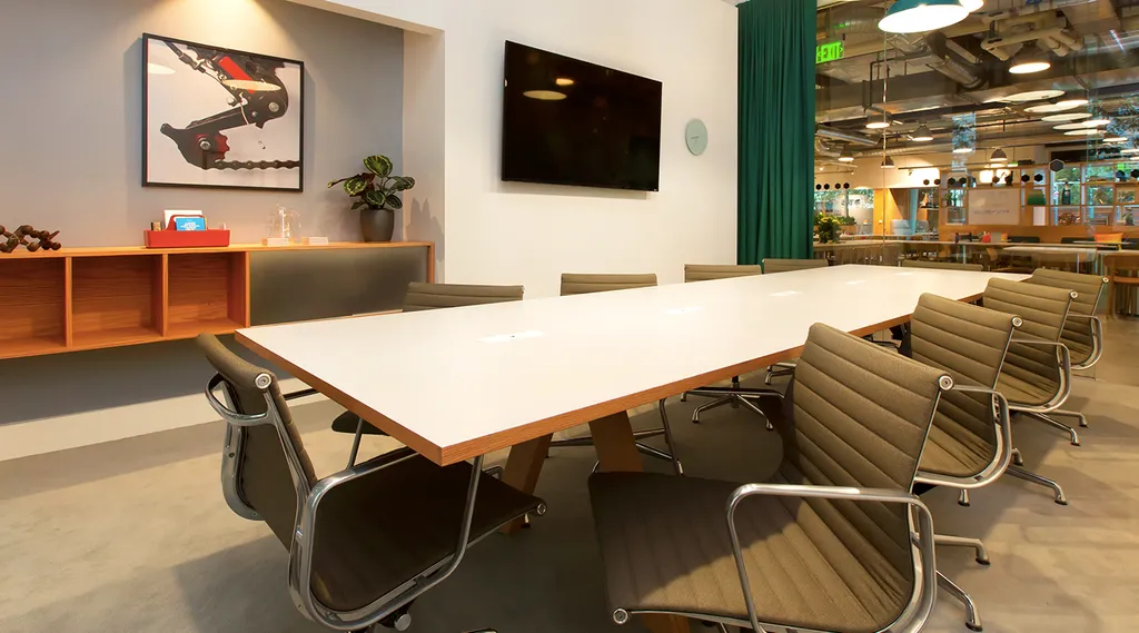 Spaces USA: 2 N Central Avenue, Suite 1800, Phoenix, AZ, 85004, USA - Thumbnail 3