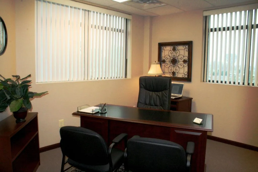 All American Business Centers - Lakeside Circle - Sterling Heights - MI - Thumbnail 4