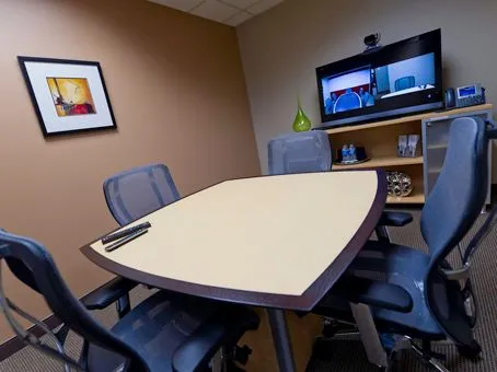 Regus: 5250 Old Orchard Road, Suite 300, Skokie, IL, 60077 - Media 1