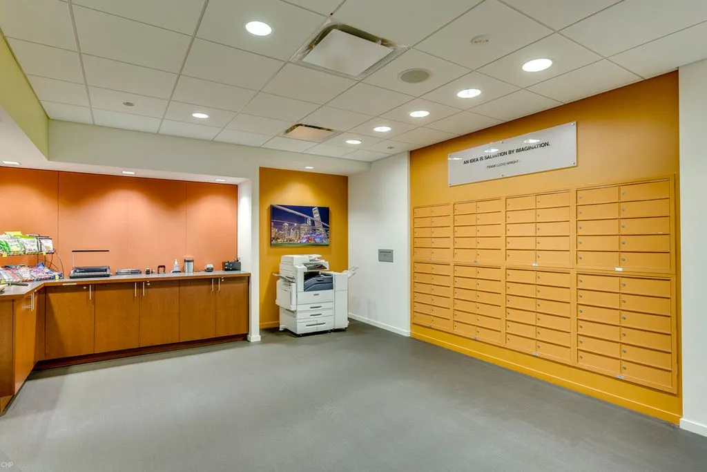Carr Workplaces: 200 East Randolph Street Suite 5100 Chicago, IL 60601 - Thumbnail 2