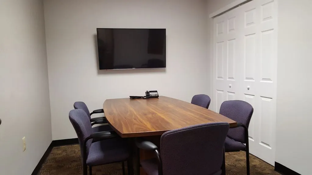 Executive Center of Greentree - Thumbnail 4