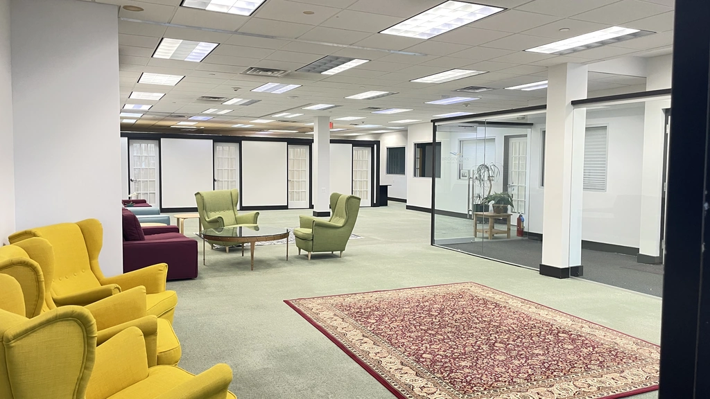 Executive Suites: LB Chamber - Thumbnail 4