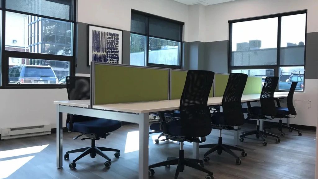Shared Desk - Thumbnail 3