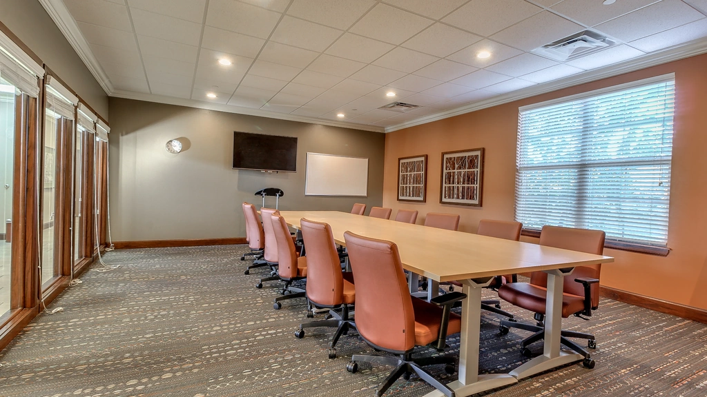 Essential Offices-Edmond - Thumbnail 3